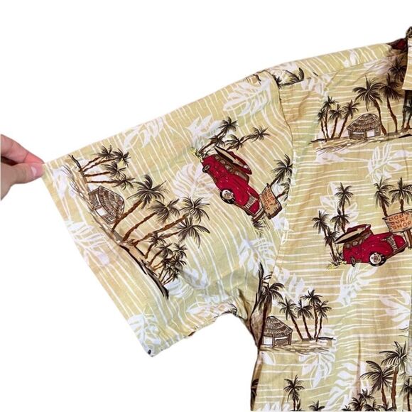 High‎ surf short sleeve button up top. Size large - Picture 10 of 11